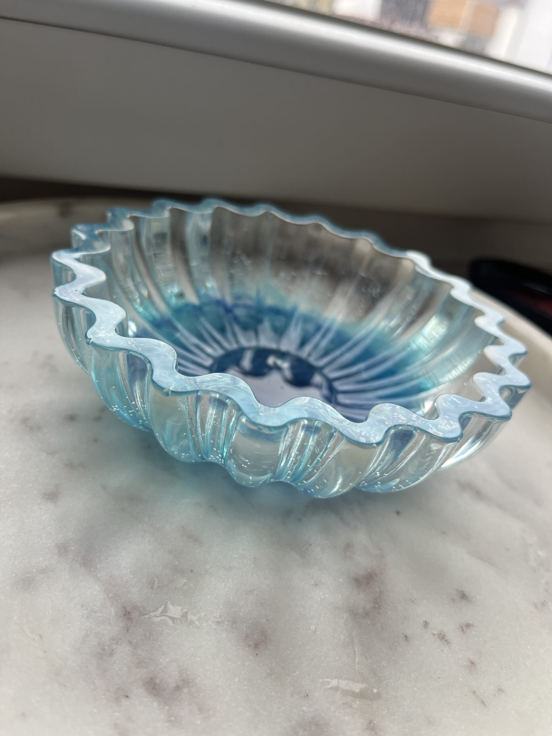 Handgemachte Schüssel| Pastellblau| Wellenrand| Ablage| Geschenkidee – Bild 3